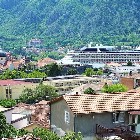 Red House Apartment Kotor Eksteriør bilde