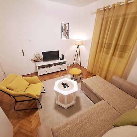 Red House Apartment Kotor Eksteriør bilde