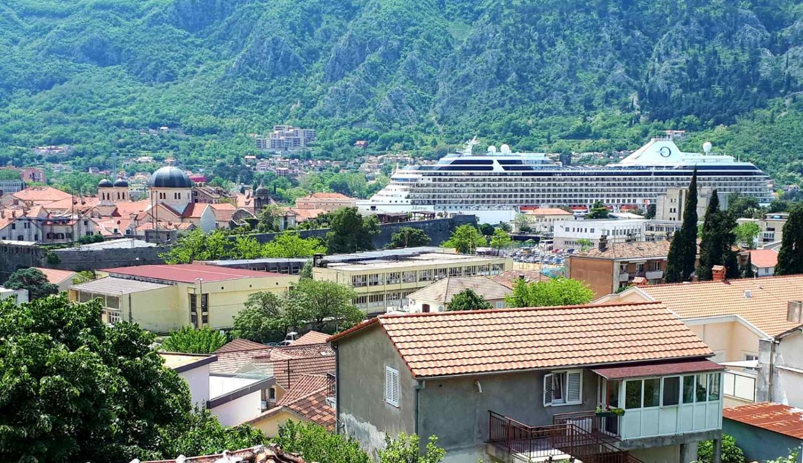 Red House Apartment Kotor Eksteriør bilde