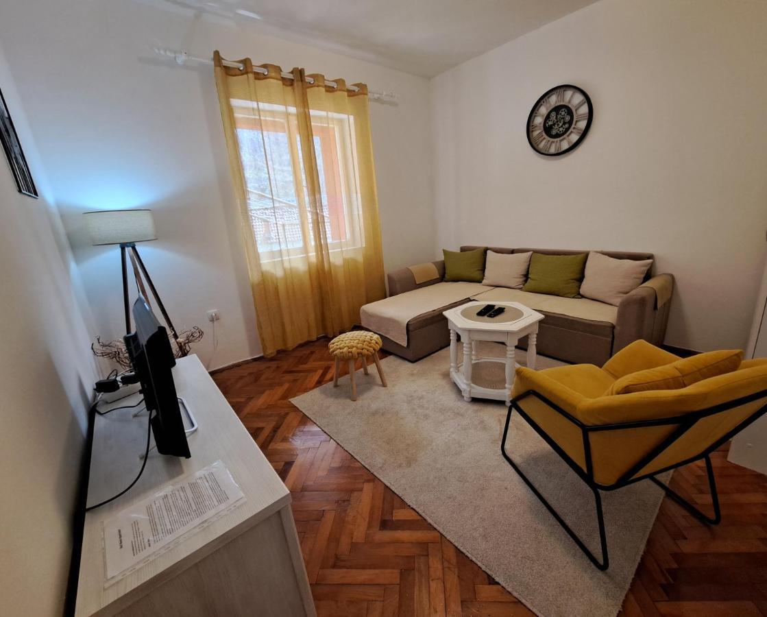 Red House Apartment Kotor Eksteriør bilde