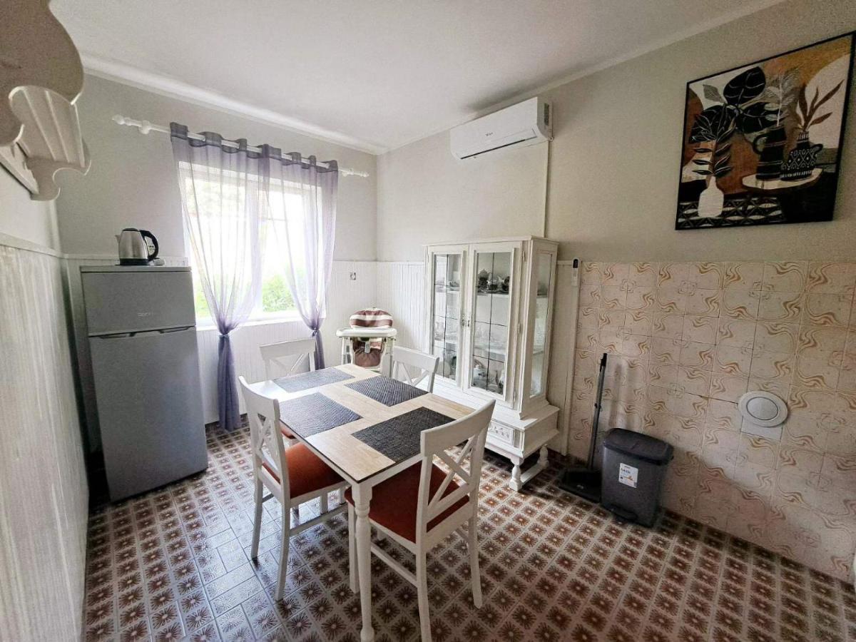 Red House Apartment Kotor Eksteriør bilde