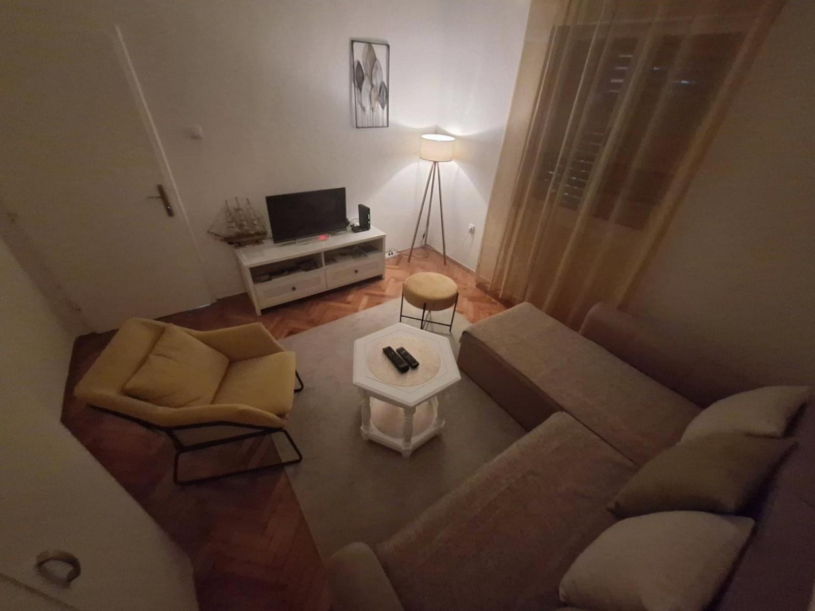 Red House Apartment Kotor Eksteriør bilde