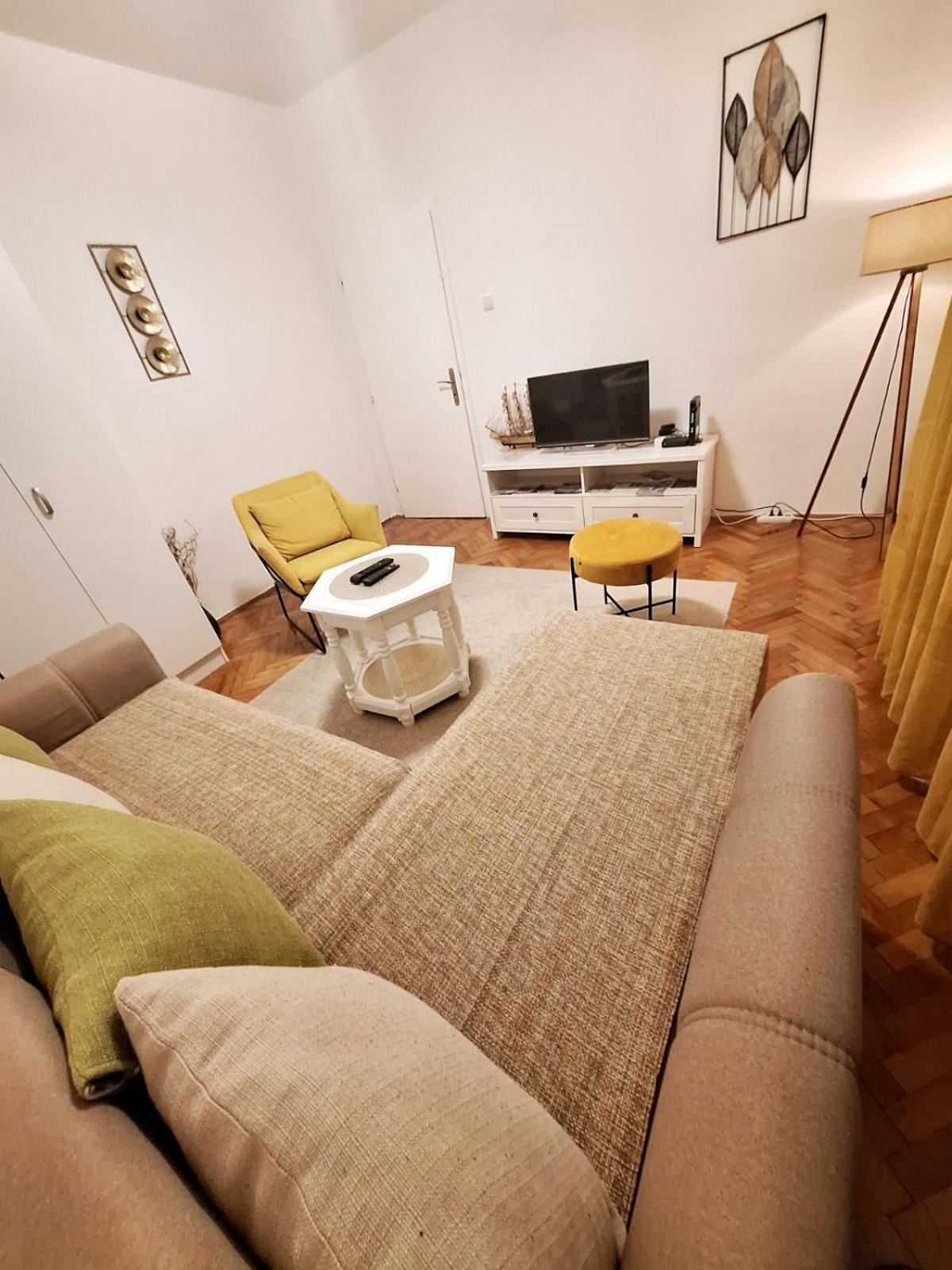 Red House Apartment Kotor Eksteriør bilde