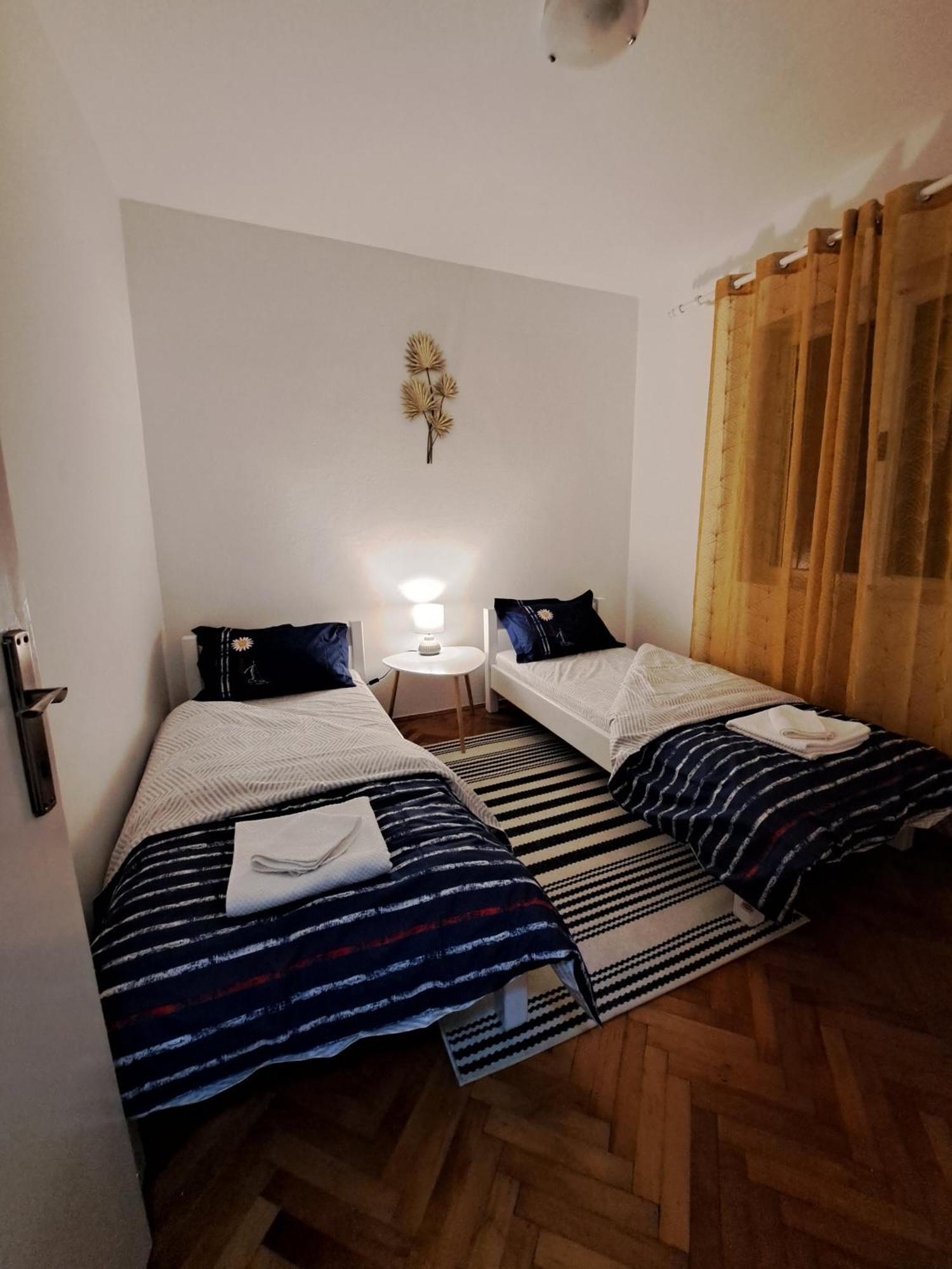 Red House Apartment Kotor Eksteriør bilde