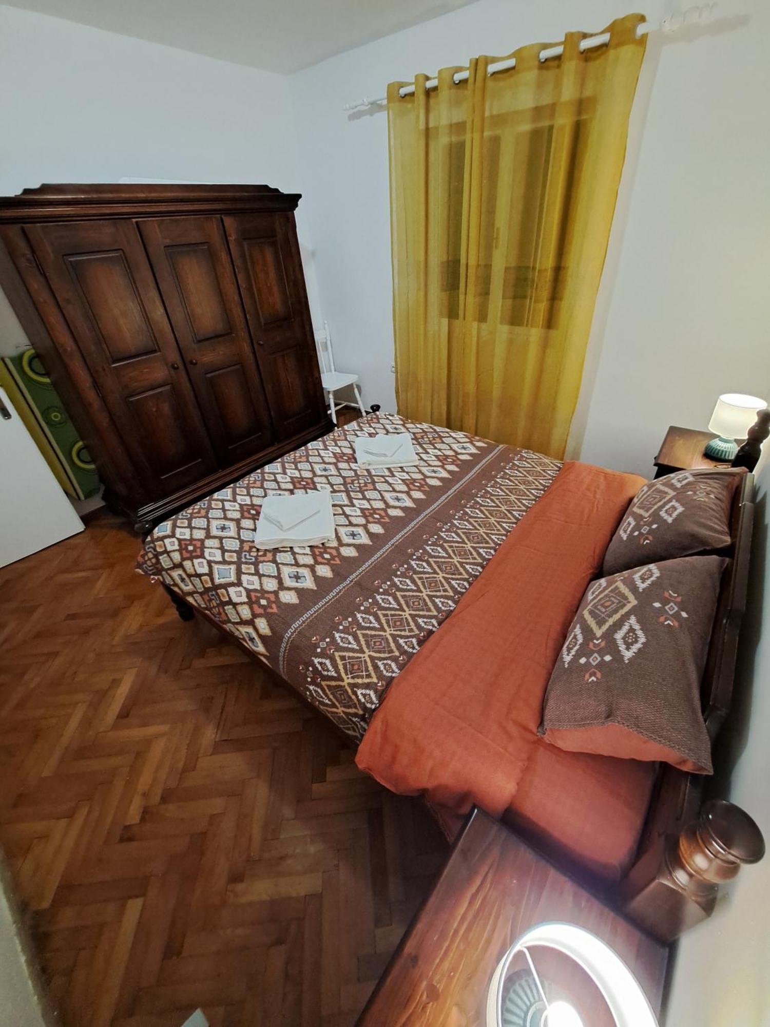 Red House Apartment Kotor Eksteriør bilde