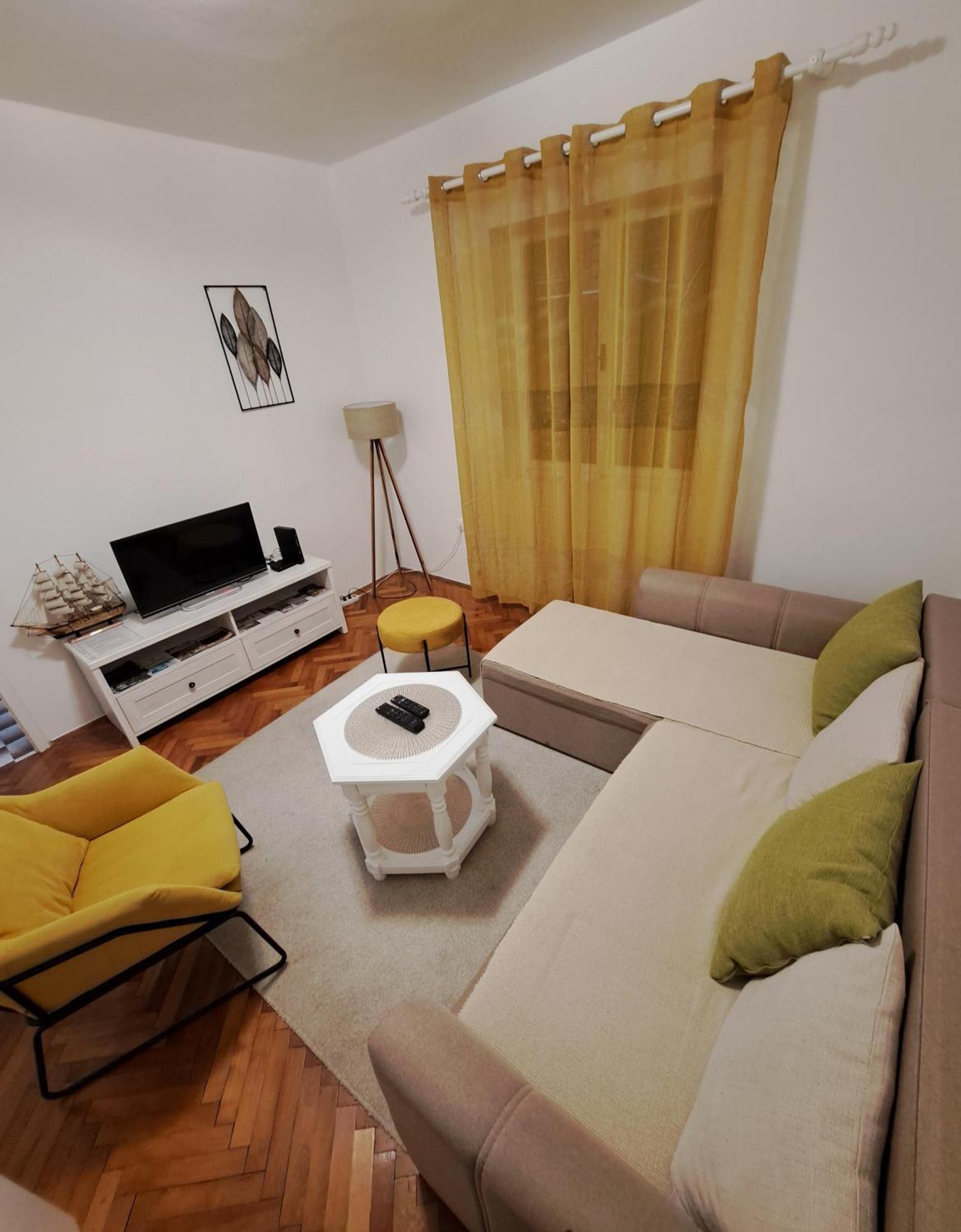 Red House Apartment Kotor Eksteriør bilde