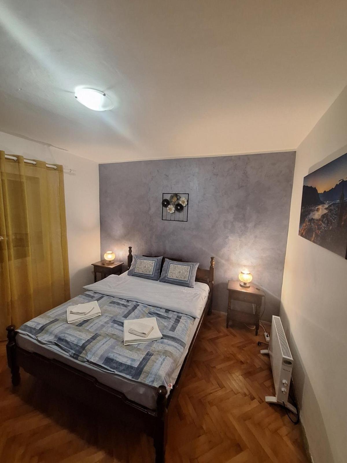 Red House Apartment Kotor Eksteriør bilde