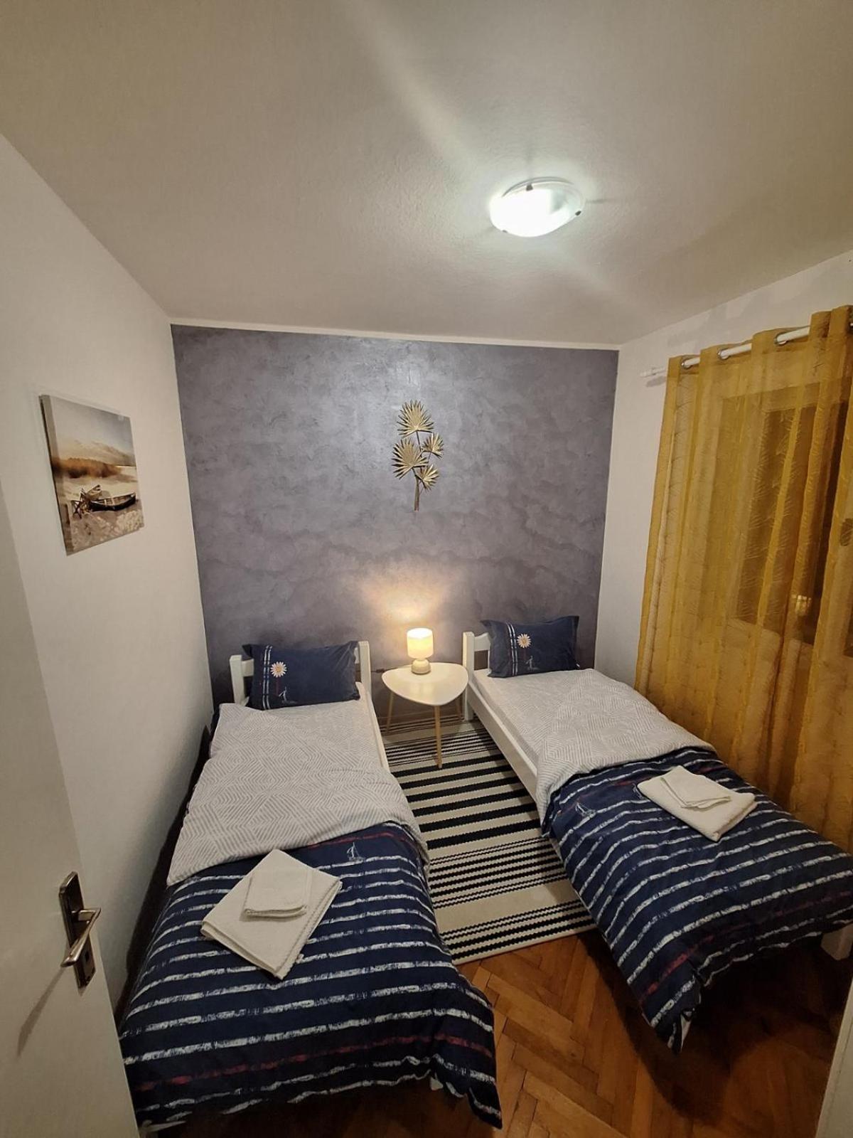 Red House Apartment Kotor Eksteriør bilde