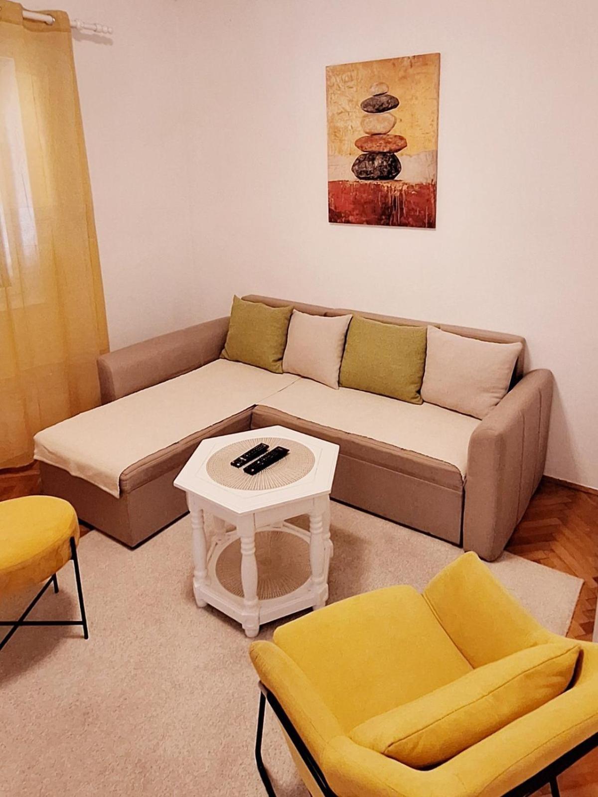 Red House Apartment Kotor Eksteriør bilde